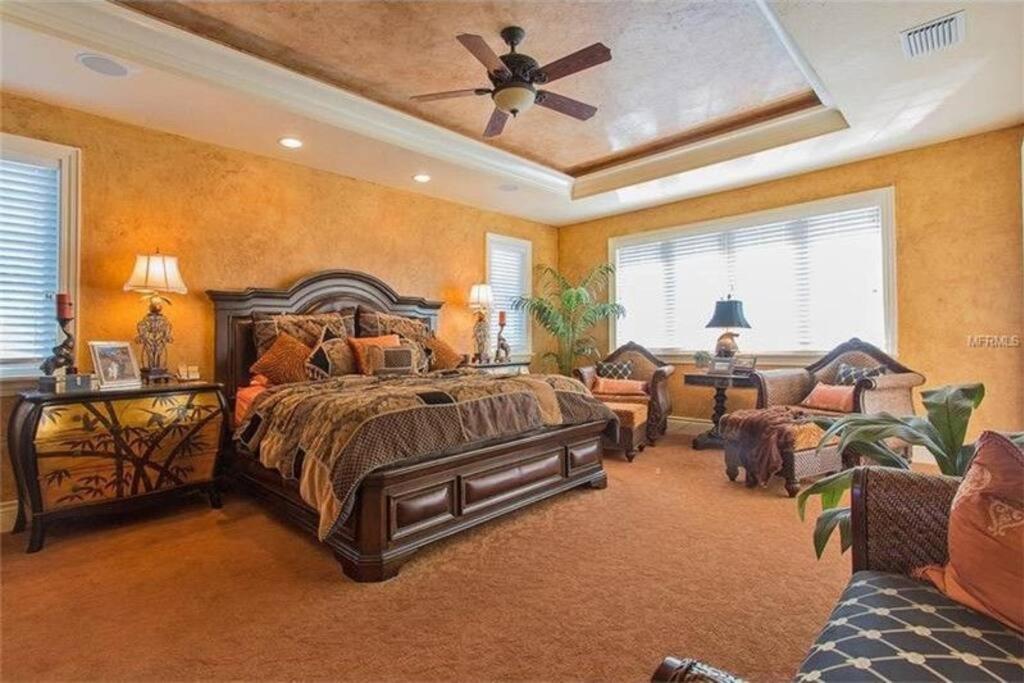 Large Mediterranean Oasis - Water Views & Pool 클리어워터 비치 외부 사진