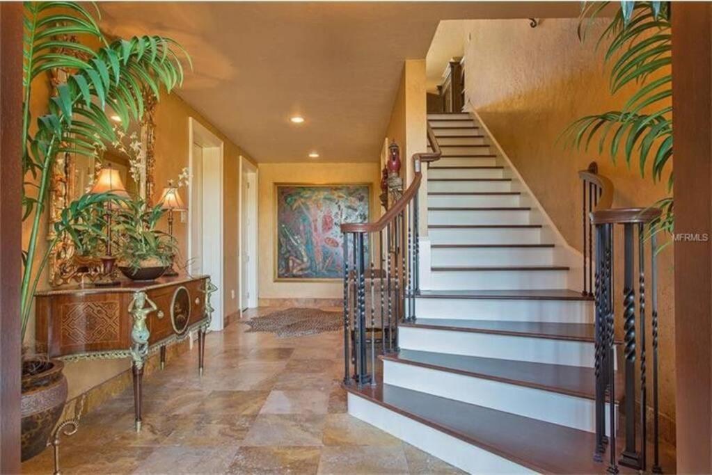Large Mediterranean Oasis - Water Views & Pool 클리어워터 비치 외부 사진