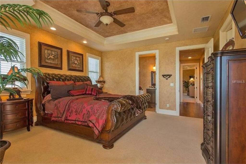 Large Mediterranean Oasis - Water Views & Pool 클리어워터 비치 외부 사진